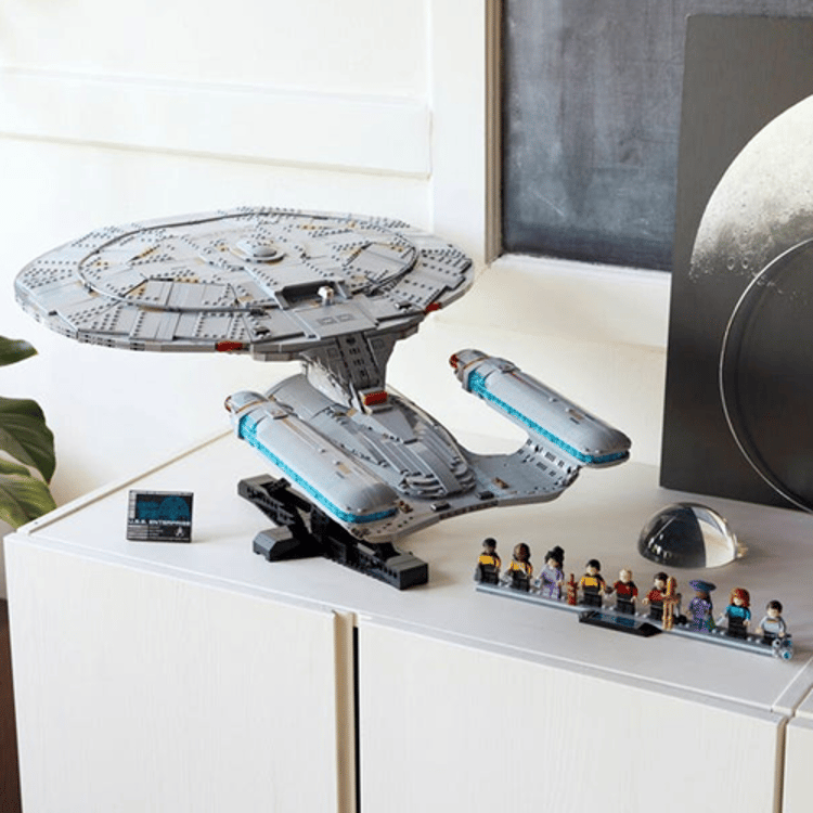 10356 LEGO® Icons Star Trek: U.S.S. Enterprise NCC-1701-D™