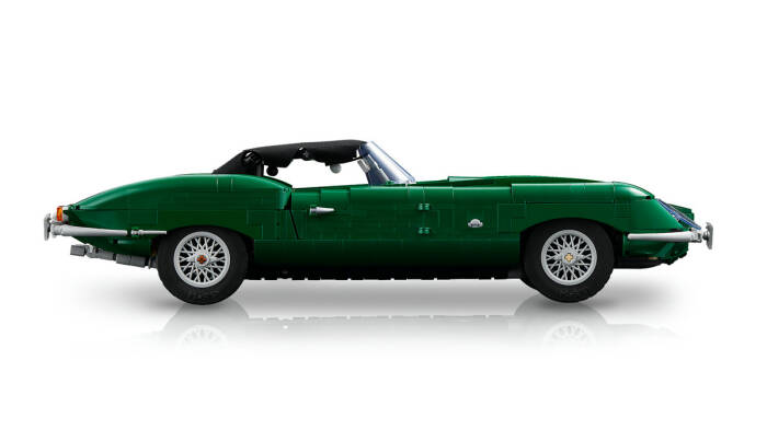 11381 LEGO® Icons Jaguar E-Type - 4