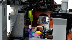 76788 LEGO® Wednesday Nevermore Akademisi - 6