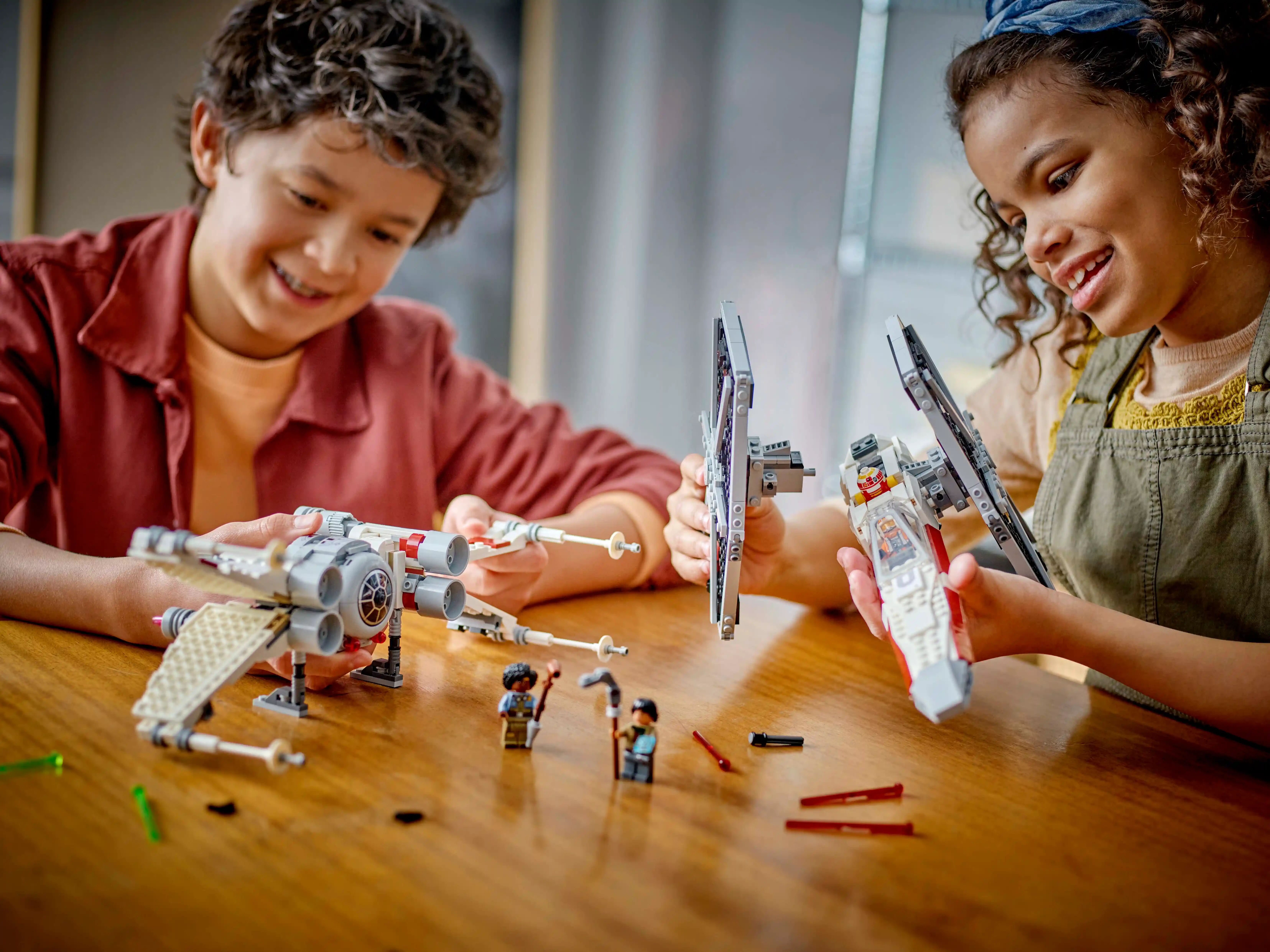 TIE Fighter ve X-Wing Birleşimi