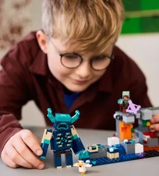 LEGO® Minecraft® karakterleriyle tanışın