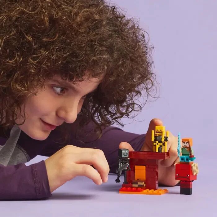 LEGO® Minecraft® Nether Lav Savaşı