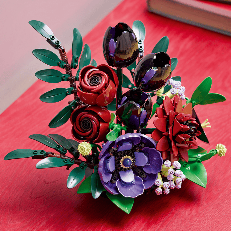 11513 LEGO® Botanicals Koyu Renk Çiçek Aranjmanı