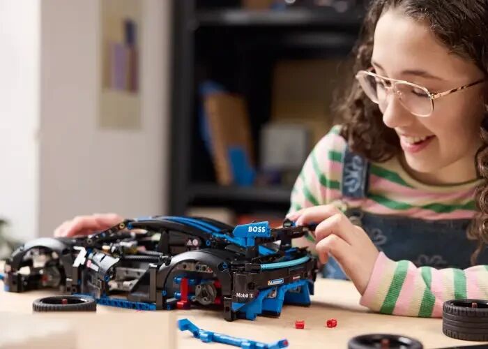 42176 LEGO® Technic Porsche GT4 e-Performance Yarış Arabası