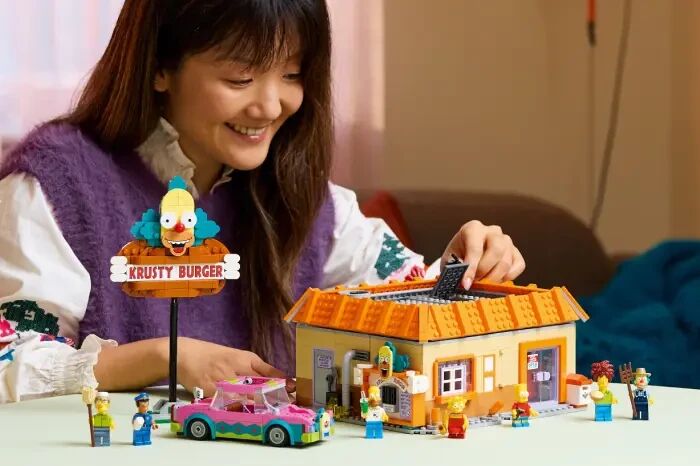 	 10352 LEGO® Icons The Simpsons™: Krusty Burger