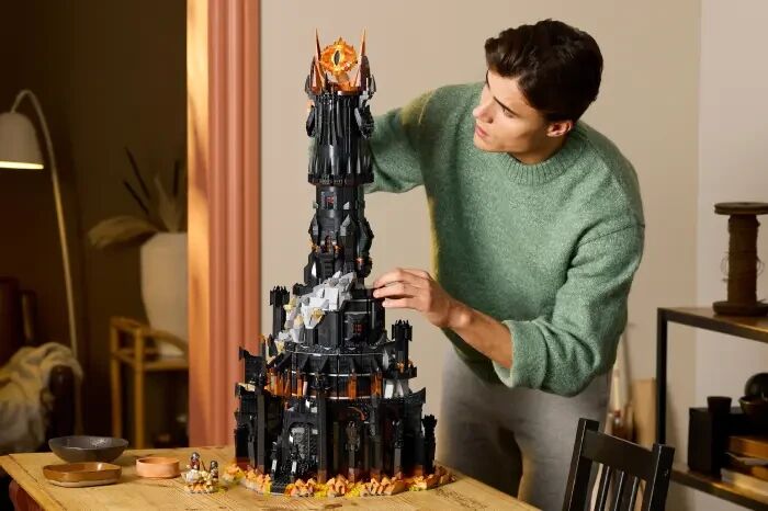 6. LEGO® Icons Yüzüklerin Efendisi: Barad-dûr™