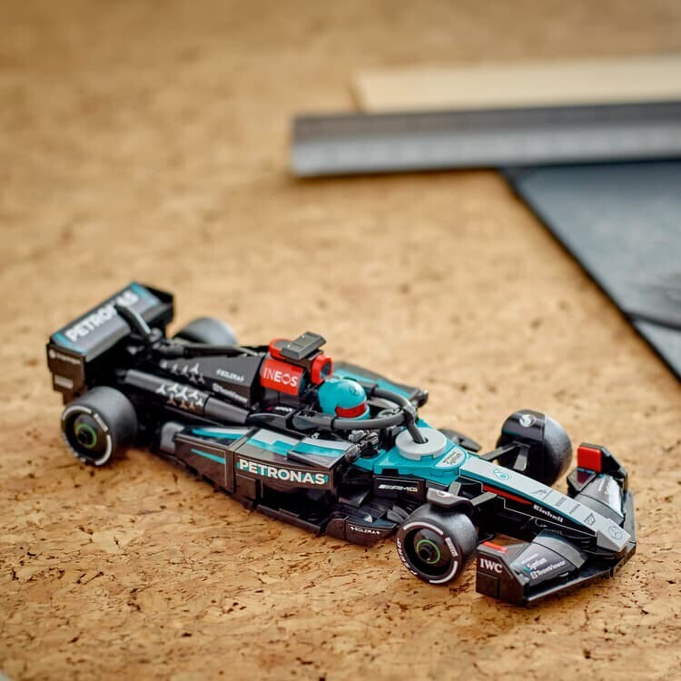 77244 LEGO® Speed Champions Mercedes-AMG F1® W15 Yarış Arabası