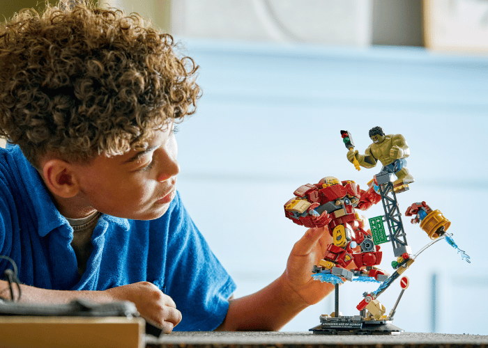 76343 LEGO® | Marvel Efsanevi Savaş: Hulkbuster, Hulk'a Karşı