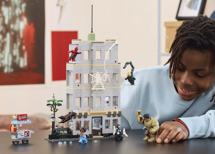 76350 LEGO® | Marvel Örümcek Adam ve Hulk’ın Destansı Çarpışması