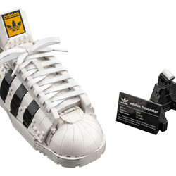 10282 LEGO® Creator adidas Originals Superstar - LEGO Iconic