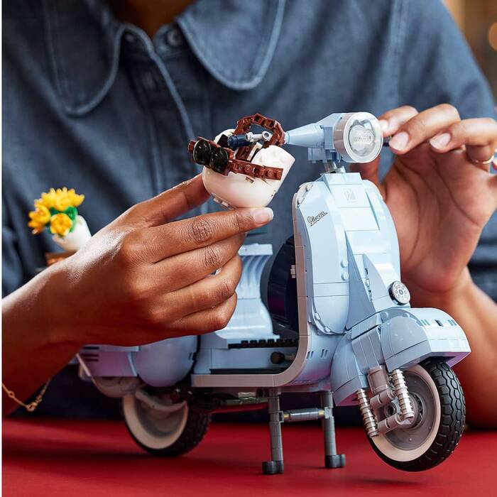 10298 LEGO® ICONS Vespa 125 - 7