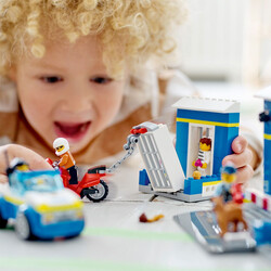 60370 LEGO® City Polis Merkezi Takibi - 6