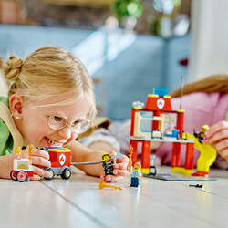 60375 LEGO® City İtfaiye Merkezi ve İtfaiye Kamyonu - 7